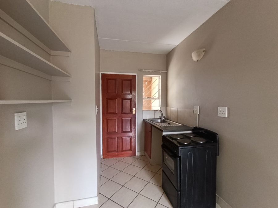  Bedroom Property for Sale in Protea Glen Gauteng