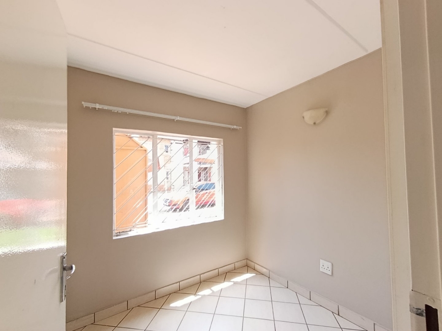  Bedroom Property for Sale in Protea Glen Gauteng