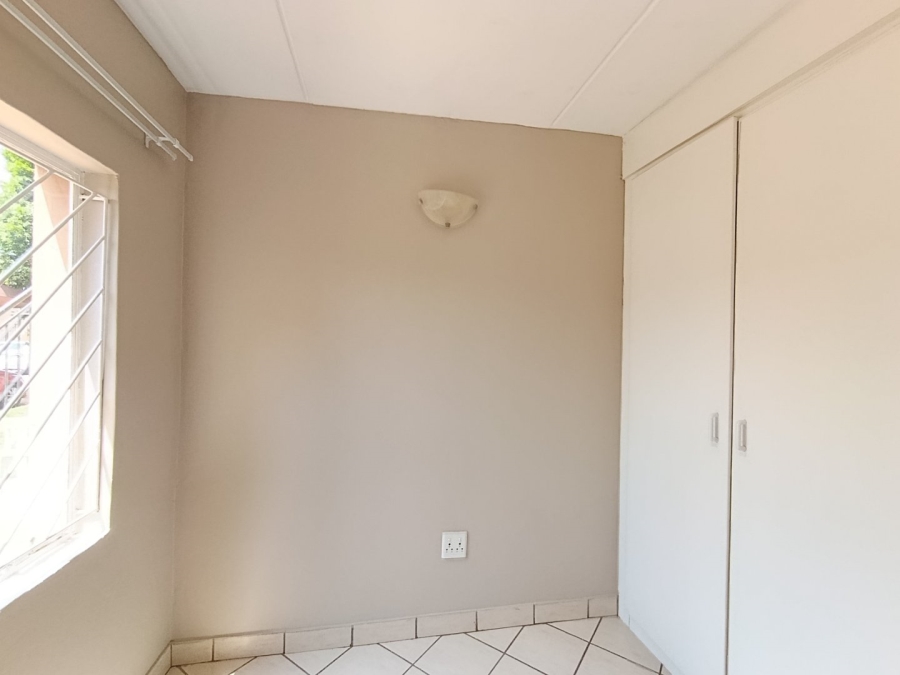  Bedroom Property for Sale in Protea Glen Gauteng