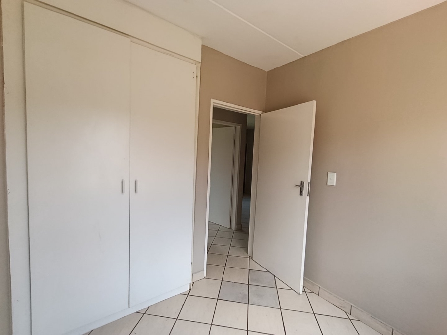  Bedroom Property for Sale in Protea Glen Gauteng