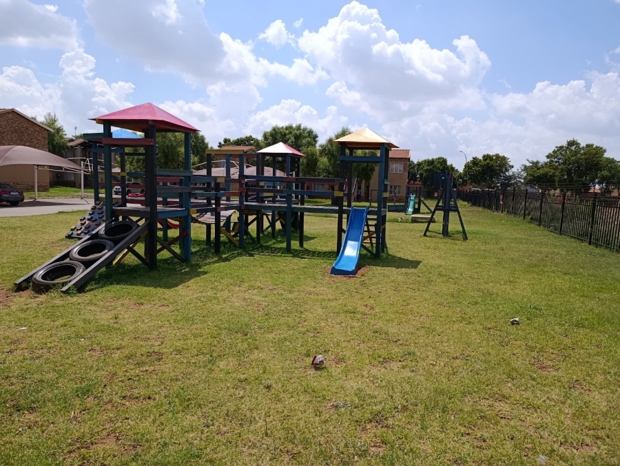  Bedroom Property for Sale in Protea Glen Gauteng