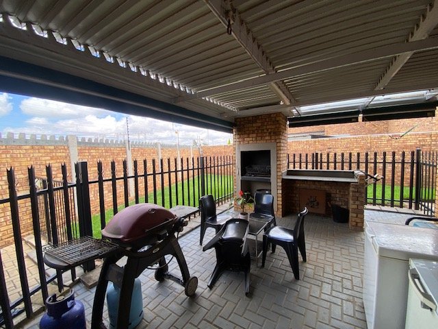 3 Bedroom Property for Sale in Selcourt Gauteng