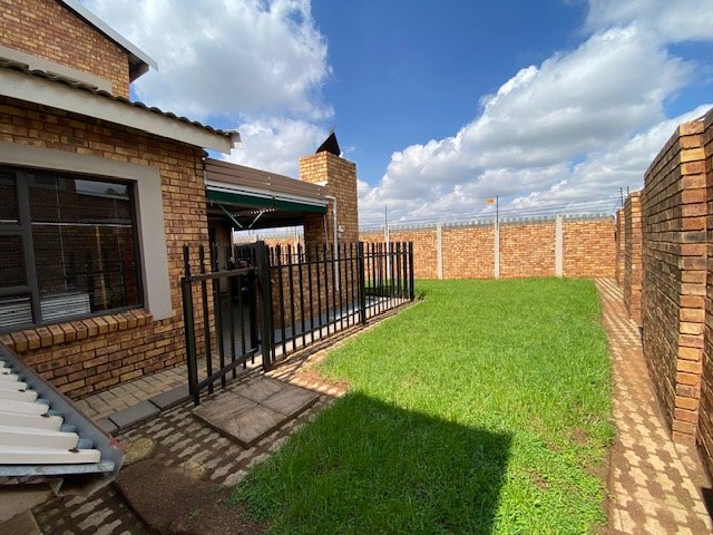 3 Bedroom Property for Sale in Selcourt Gauteng
