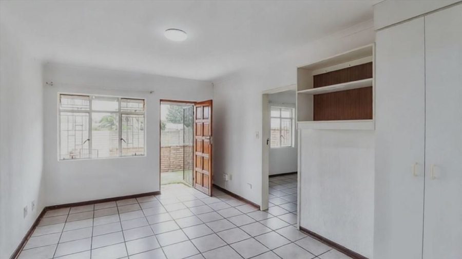 2 Bedroom Property for Sale in Bonaero Park Gauteng