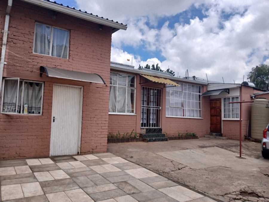 4 Bedroom Property for Sale in Bezuidenhout Valley Gauteng
