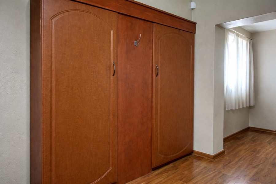 5 Bedroom Property for Sale in Flora Gardens Gauteng