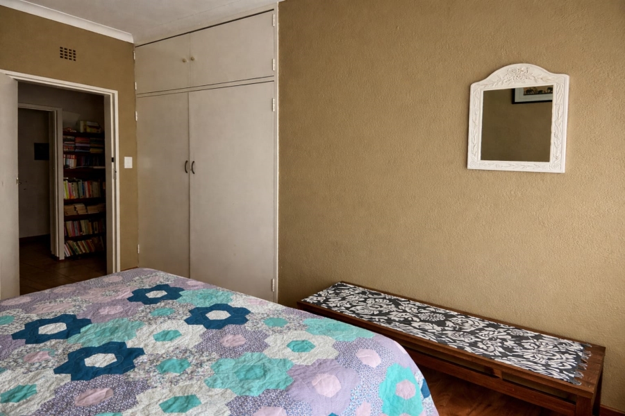 5 Bedroom Property for Sale in Flora Gardens Gauteng