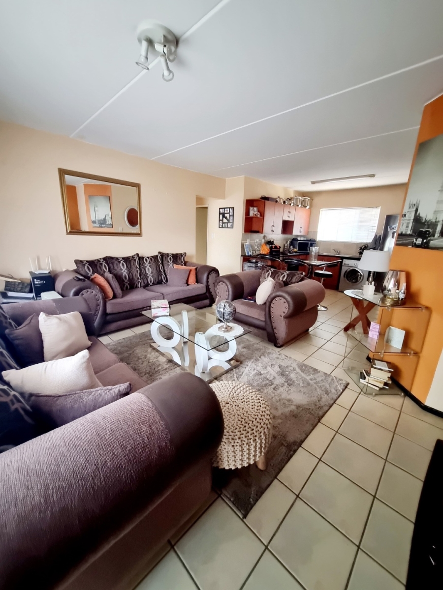 2 Bedroom Property for Sale in Bardene Gauteng