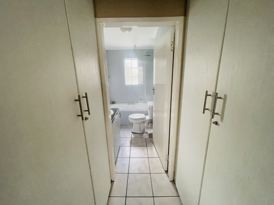 To Let 2 Bedroom Property for Rent in Morningside Gauteng