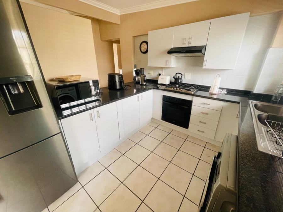 To Let 2 Bedroom Property for Rent in Morningside Gauteng