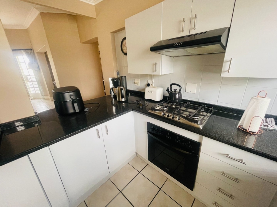To Let 2 Bedroom Property for Rent in Morningside Gauteng