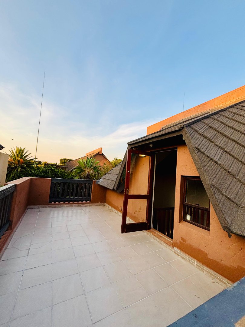 1 Bedroom Property for Sale in Pineslopes Gauteng