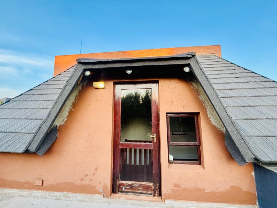 1 Bedroom Property for Sale in Pineslopes Gauteng