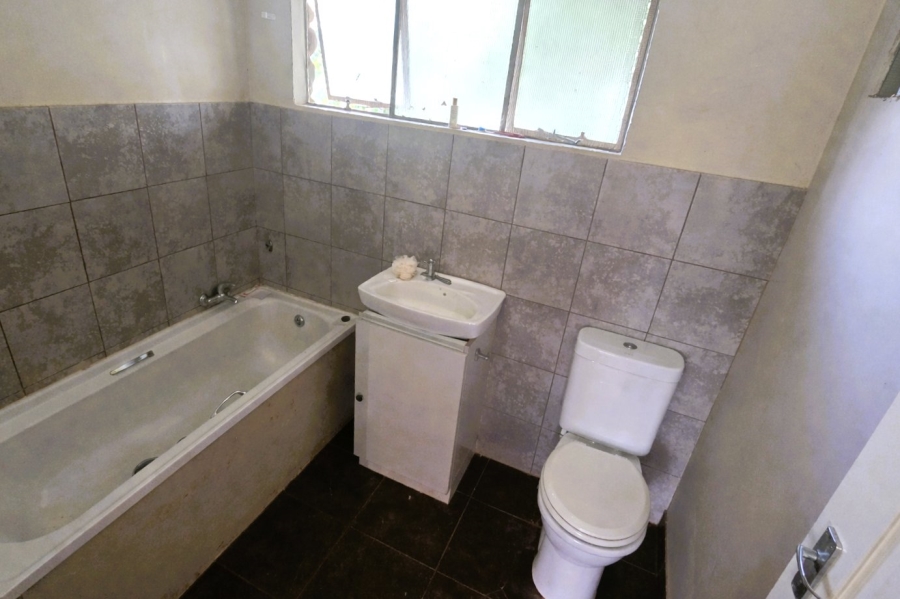 12 Bedroom Property for Sale in Mooiplaats Gauteng