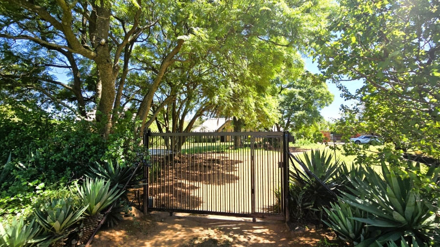 12 Bedroom Property for Sale in Mooiplaats Gauteng