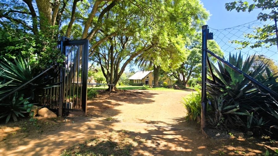 12 Bedroom Property for Sale in Mooiplaats Gauteng