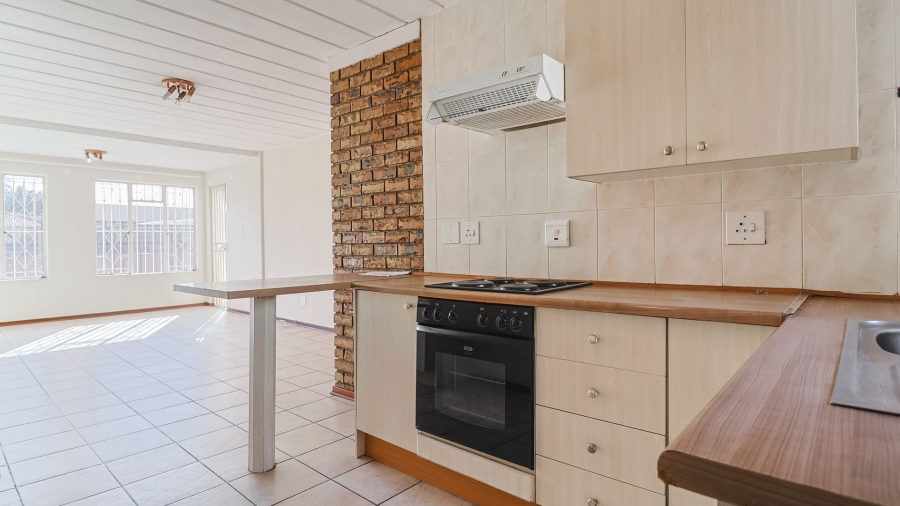 2 Bedroom Property for Sale in New Redruth Gauteng