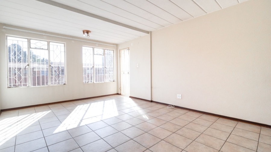 2 Bedroom Property for Sale in New Redruth Gauteng