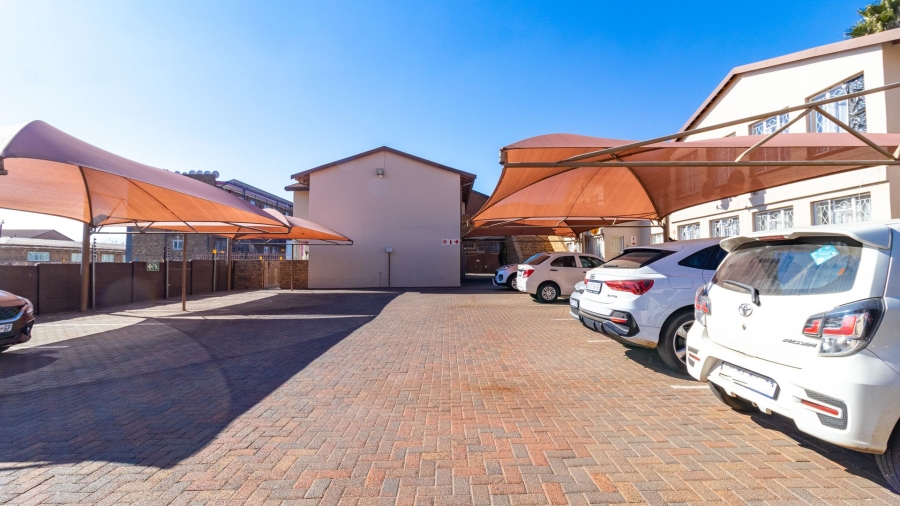 2 Bedroom Property for Sale in New Redruth Gauteng