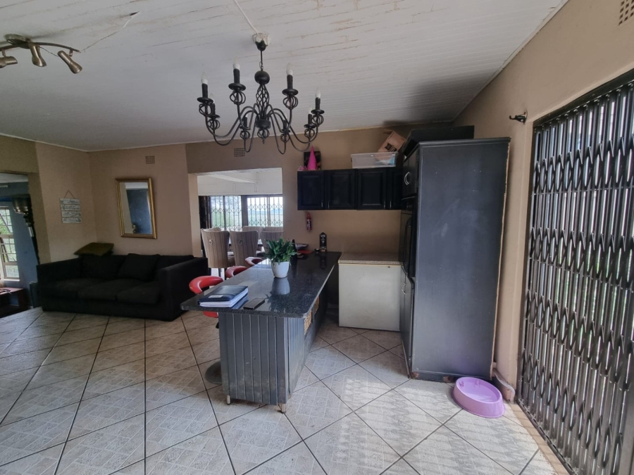 5 Bedroom Property for Sale in Vaaloewer Gauteng