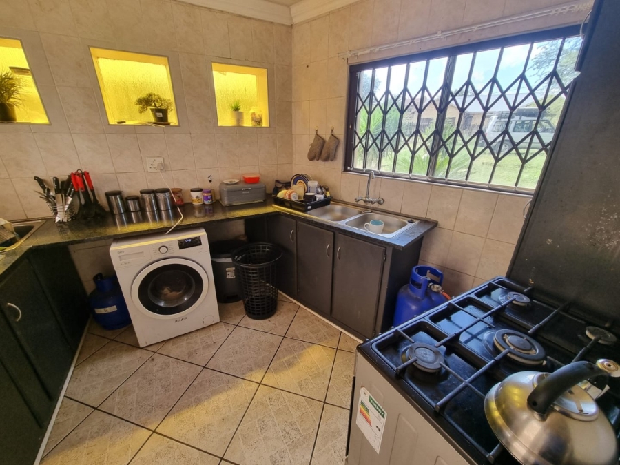 5 Bedroom Property for Sale in Vaaloewer Gauteng