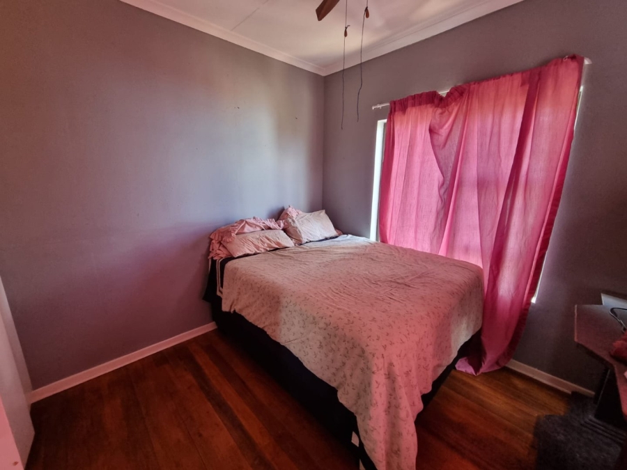 5 Bedroom Property for Sale in Vaaloewer Gauteng