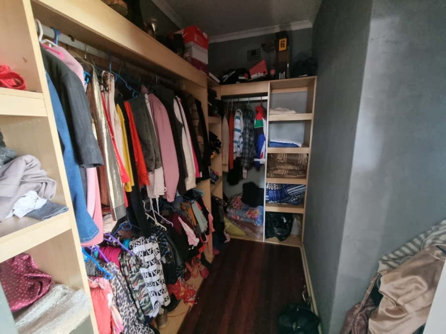 5 Bedroom Property for Sale in Vaaloewer Gauteng