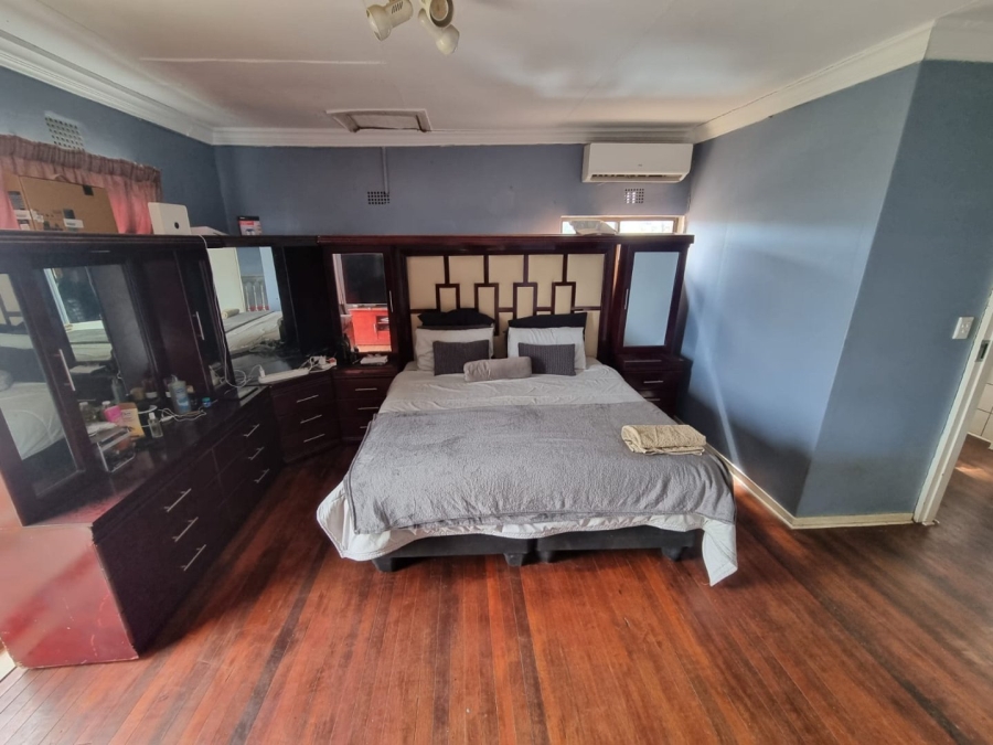 5 Bedroom Property for Sale in Vaaloewer Gauteng