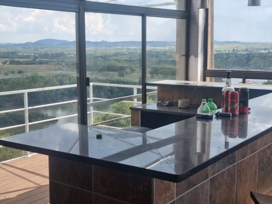 5 Bedroom Property for Sale in Vaaloewer Gauteng