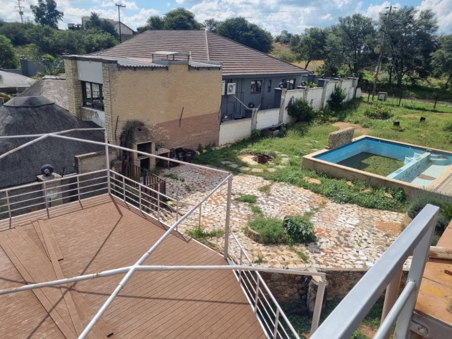 5 Bedroom Property for Sale in Vaaloewer Gauteng