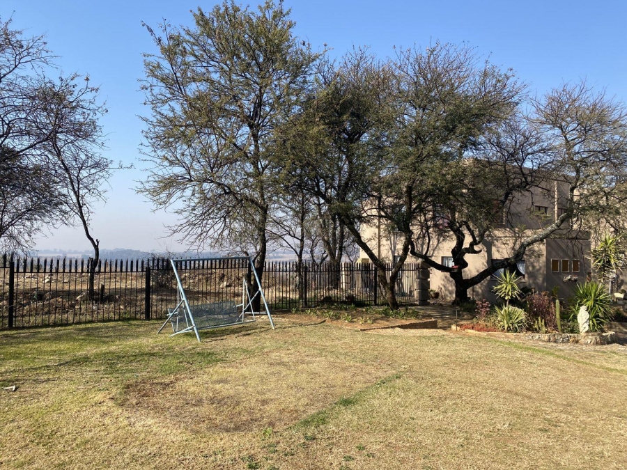 5 Bedroom Property for Sale in Vaaloewer Gauteng