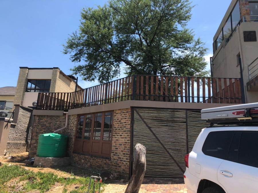 5 Bedroom Property for Sale in Vaaloewer Gauteng