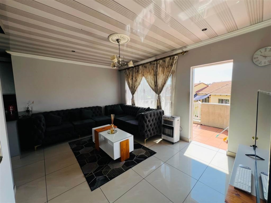 2 Bedroom Property for Sale in Mondeor Gauteng