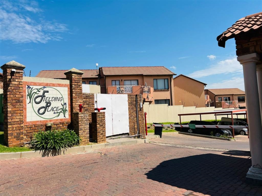 2 Bedroom Property for Sale in Mondeor Gauteng