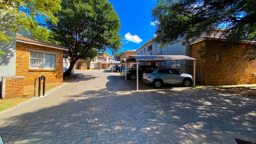  Bedroom Property for Sale in Princess A H Gauteng