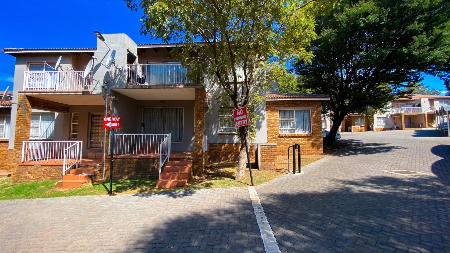  Bedroom Property for Sale in Princess A H Gauteng
