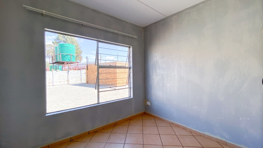  Bedroom Property for Sale in Princess A H Gauteng