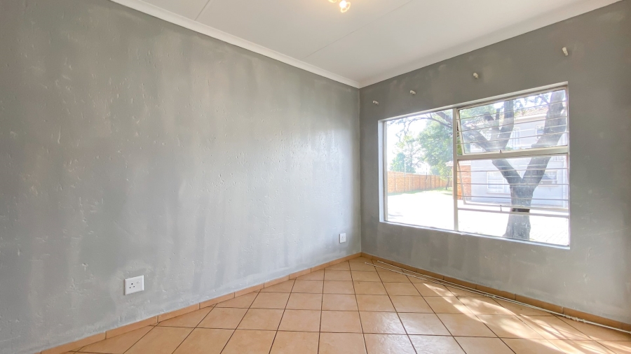  Bedroom Property for Sale in Princess A H Gauteng