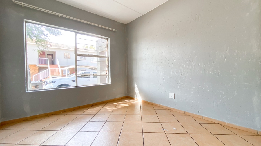  Bedroom Property for Sale in Princess A H Gauteng