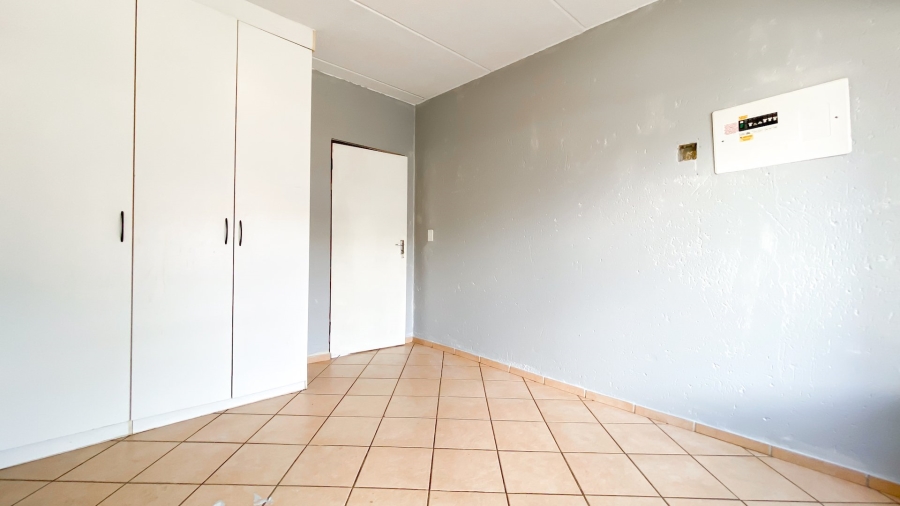 Bedroom Property for Sale in Princess A H Gauteng