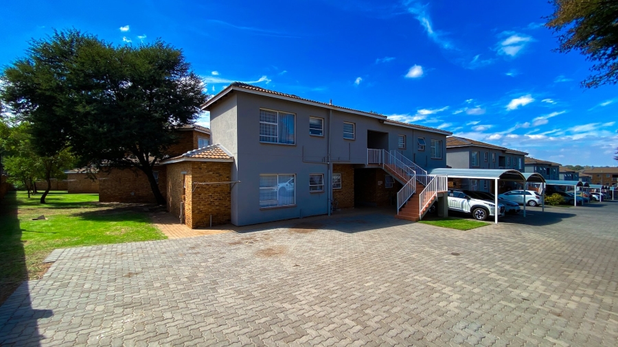  Bedroom Property for Sale in Princess A H Gauteng