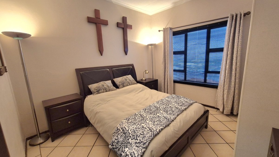 2 Bedroom Property for Sale in Sunnyrock Gauteng