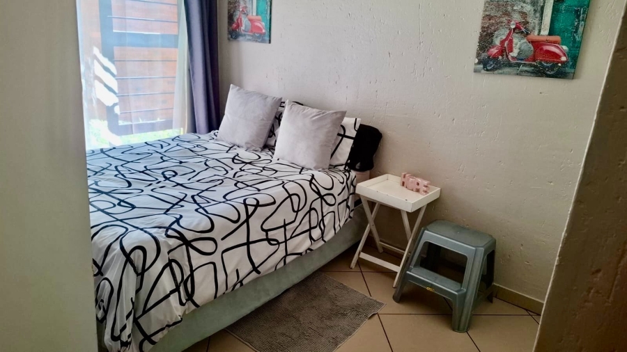 2 Bedroom Property for Sale in Sonneglans Gauteng