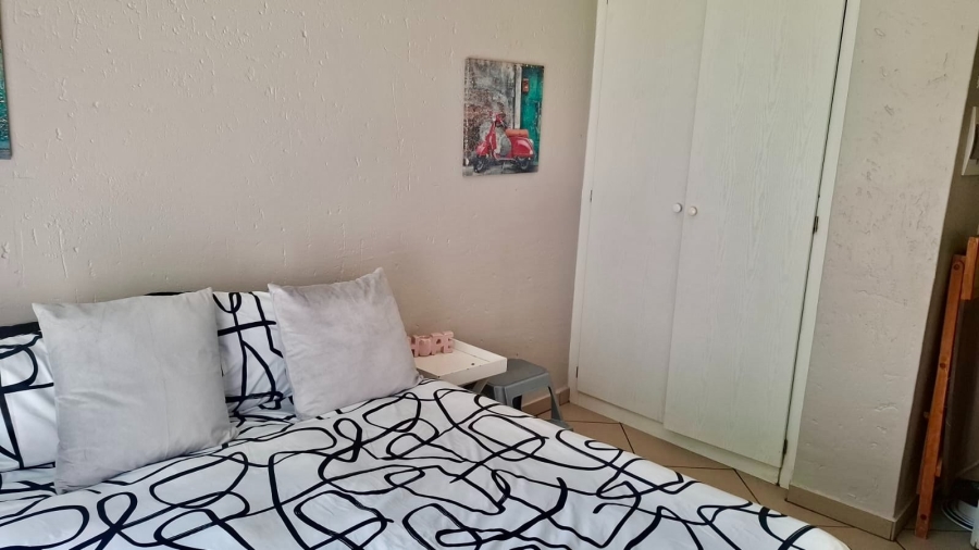 2 Bedroom Property for Sale in Sonneglans Gauteng