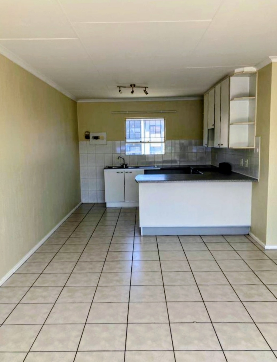 To Let 2 Bedroom Property for Rent in Vorna Valley Gauteng