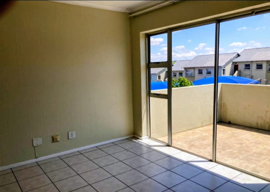 To Let 2 Bedroom Property for Rent in Vorna Valley Gauteng