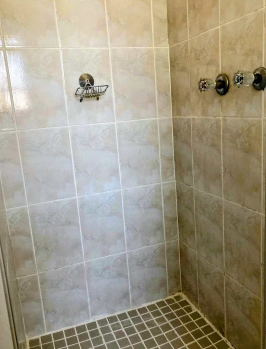 To Let 2 Bedroom Property for Rent in Vorna Valley Gauteng