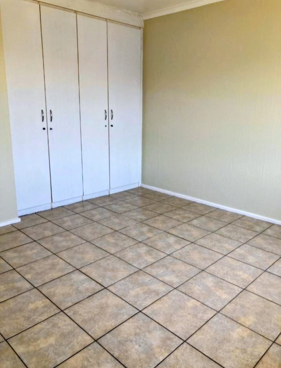 To Let 2 Bedroom Property for Rent in Vorna Valley Gauteng
