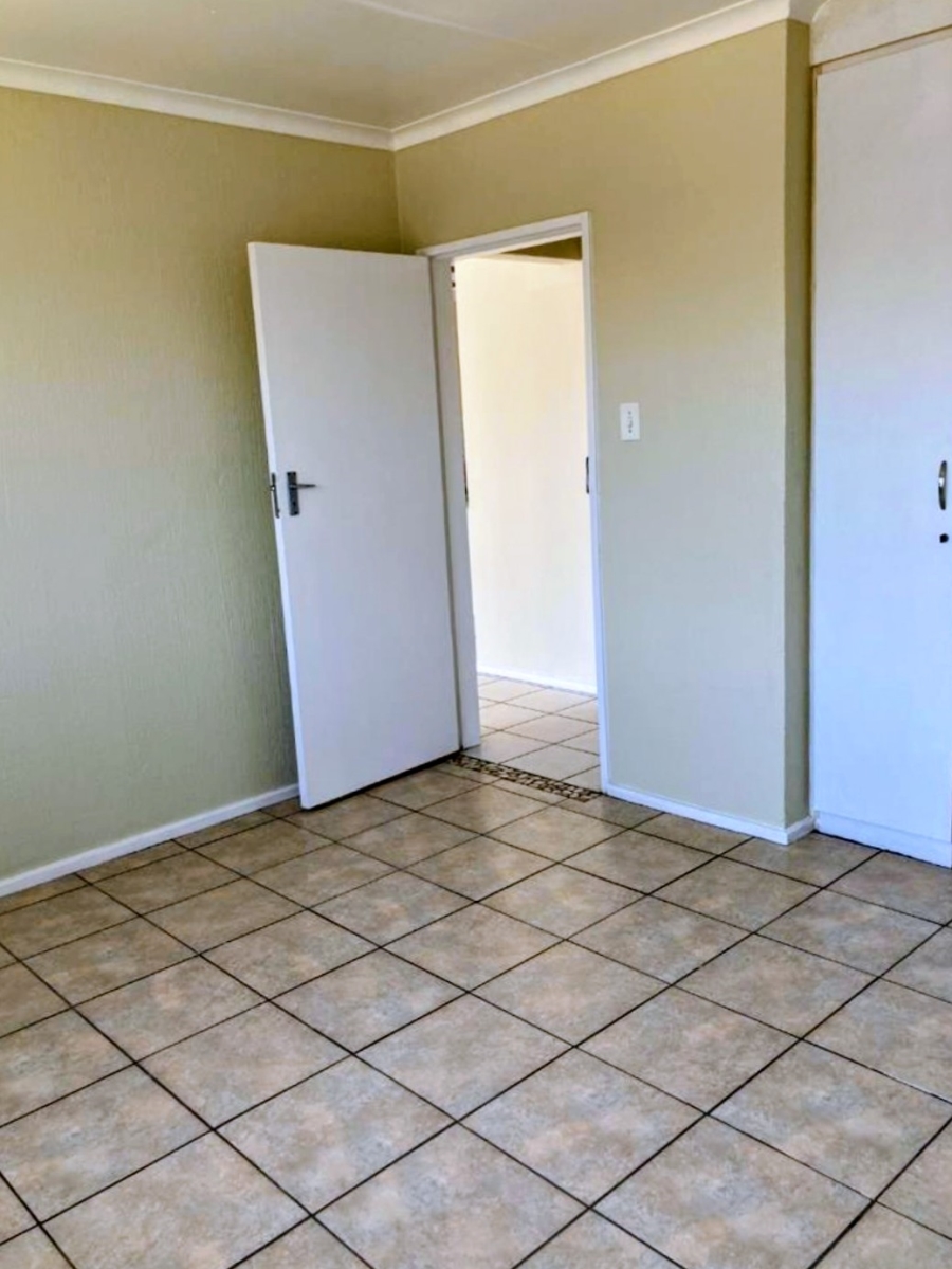 To Let 2 Bedroom Property for Rent in Vorna Valley Gauteng