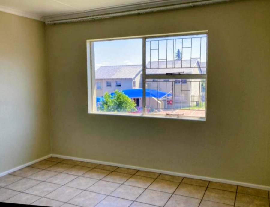 To Let 2 Bedroom Property for Rent in Vorna Valley Gauteng